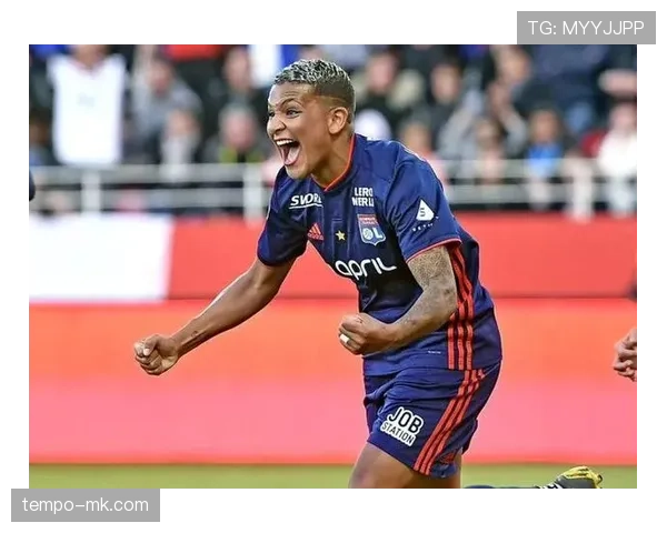 里昂女足欧冠传奇地位稳固,近期表现持续提升 里昂女足欧冠传奇地位稳固,近期表现持续提升